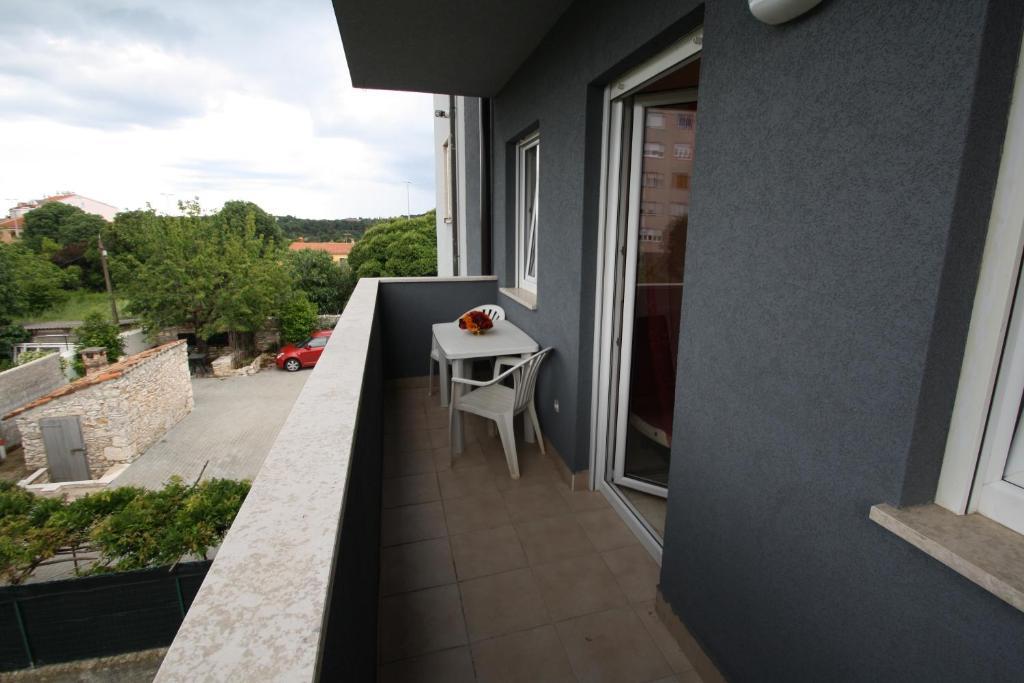 Apartments Tena With Private Parking Póla Szoba fotó