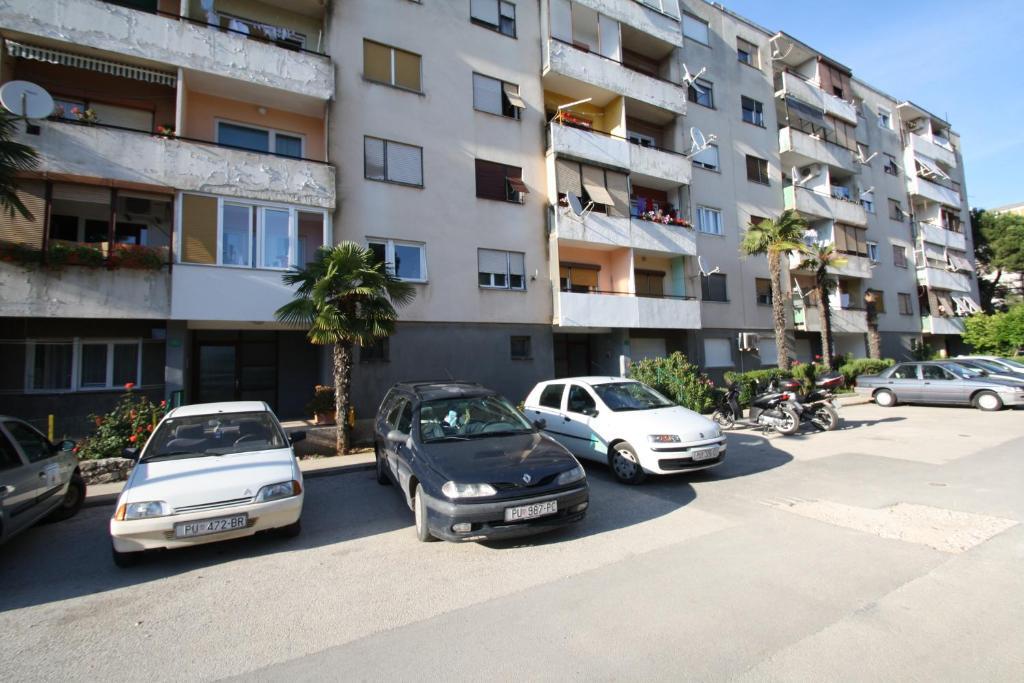 Apartments Tena With Private Parking Póla Szoba fotó